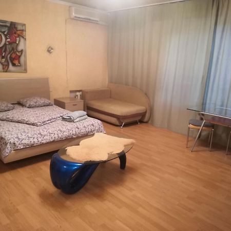 Apartment Triokhsviatytelskaya Street 3 Kiev Bagian luar foto