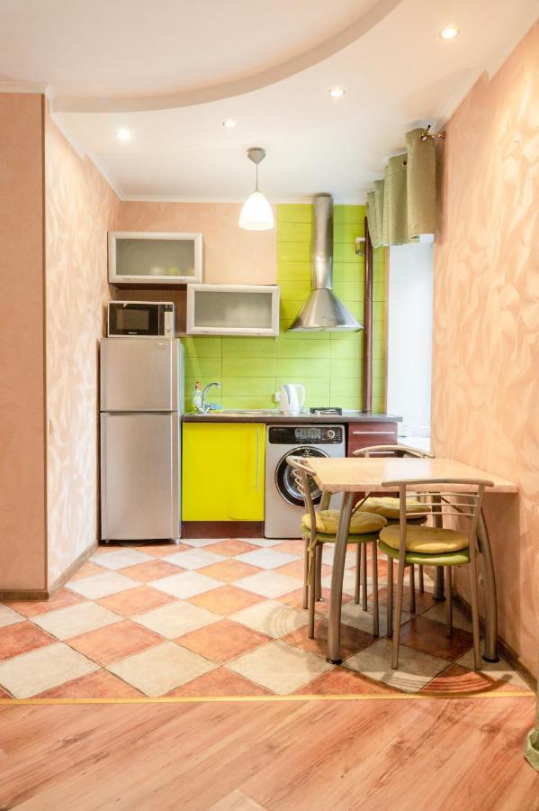 Apartment Triokhsviatytelskaya Street 3 Kiev Bagian luar foto
