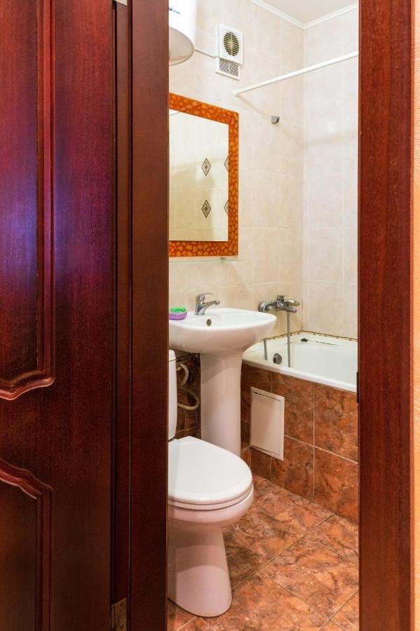 Apartment Triokhsviatytelskaya Street 3 Kiev Bagian luar foto