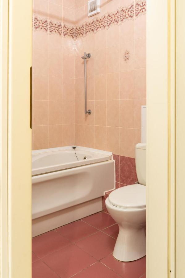 Apartment Triokhsviatytelskaya Street 3 Kiev Bagian luar foto