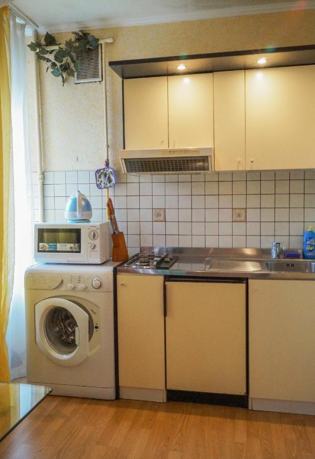 Apartment Triokhsviatytelskaya Street 3 Kiev Bagian luar foto