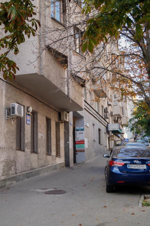 Apartment Triokhsviatytelskaya Street 3 Kiev Bagian luar foto